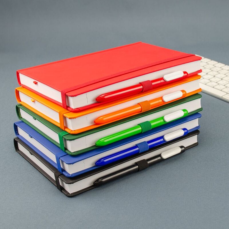 Ежедневник Favor, недатированный, красный арт.17072.50