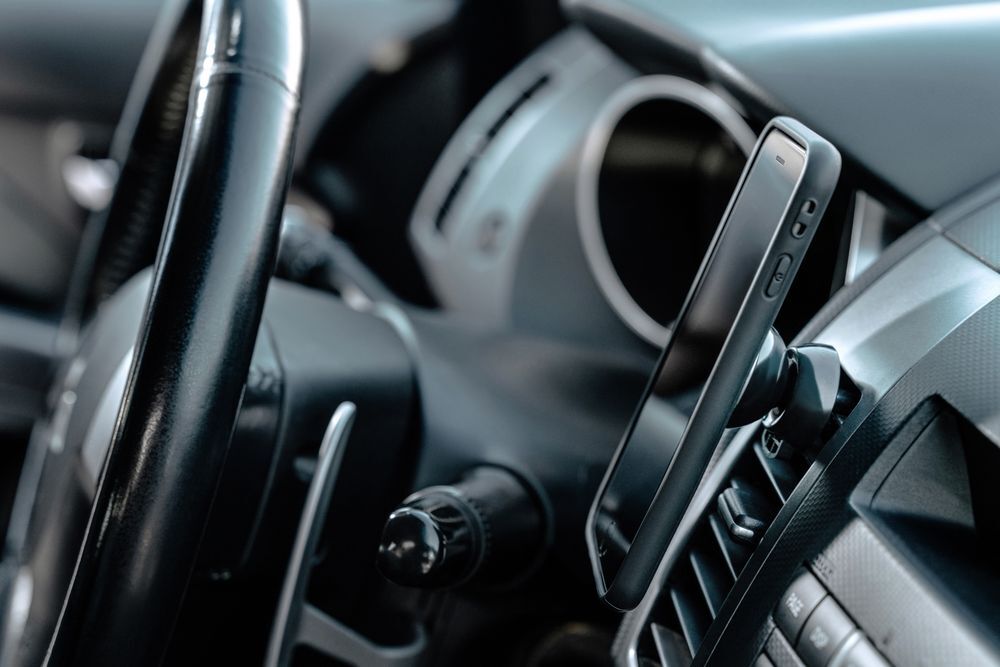 Магнитный держатель для смартфонов Cling арт.10447.10