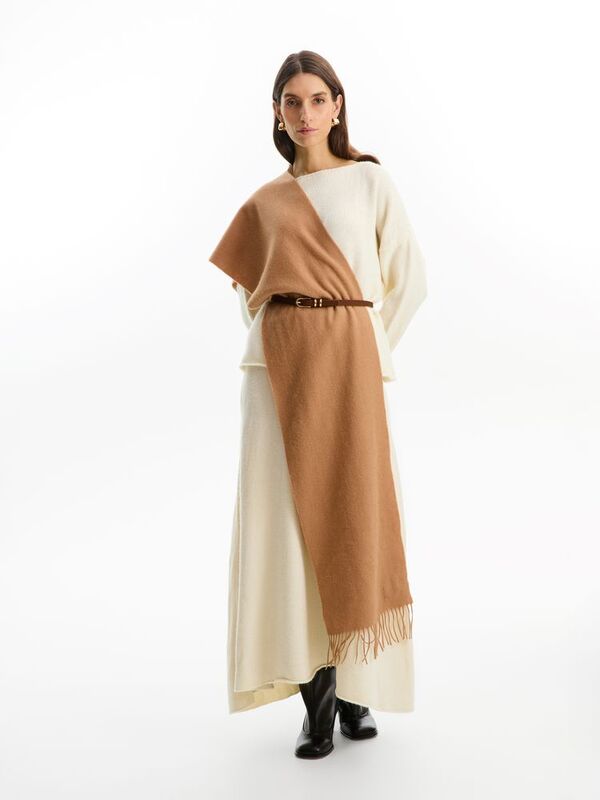 Шарф Graceful, бежевый арт.15897.16