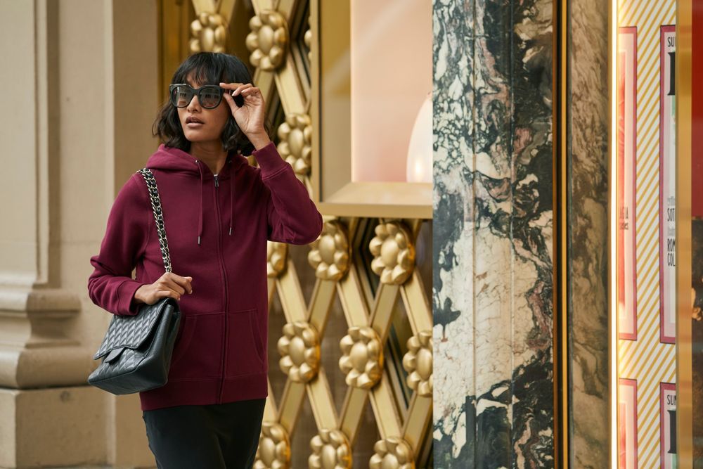 Толстовка на молнии с капюшоном женская Queen, красная арт.WW03Q004