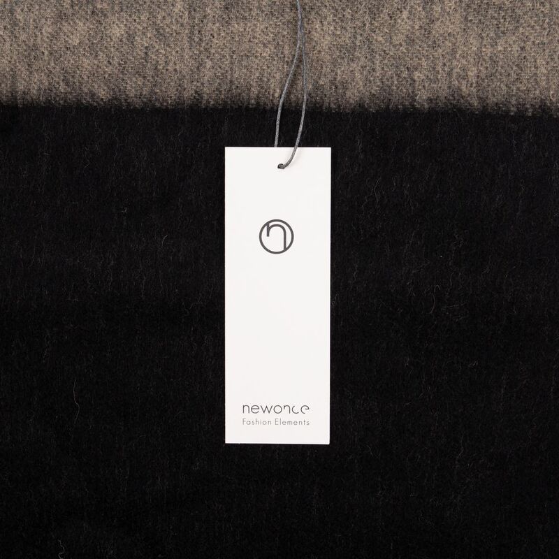 Палантин Charming, черный с бежевым арт.15987.31