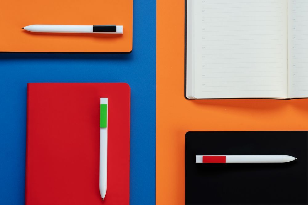 Ручка шариковая Swiper SQ, белая с черным арт.17522.63