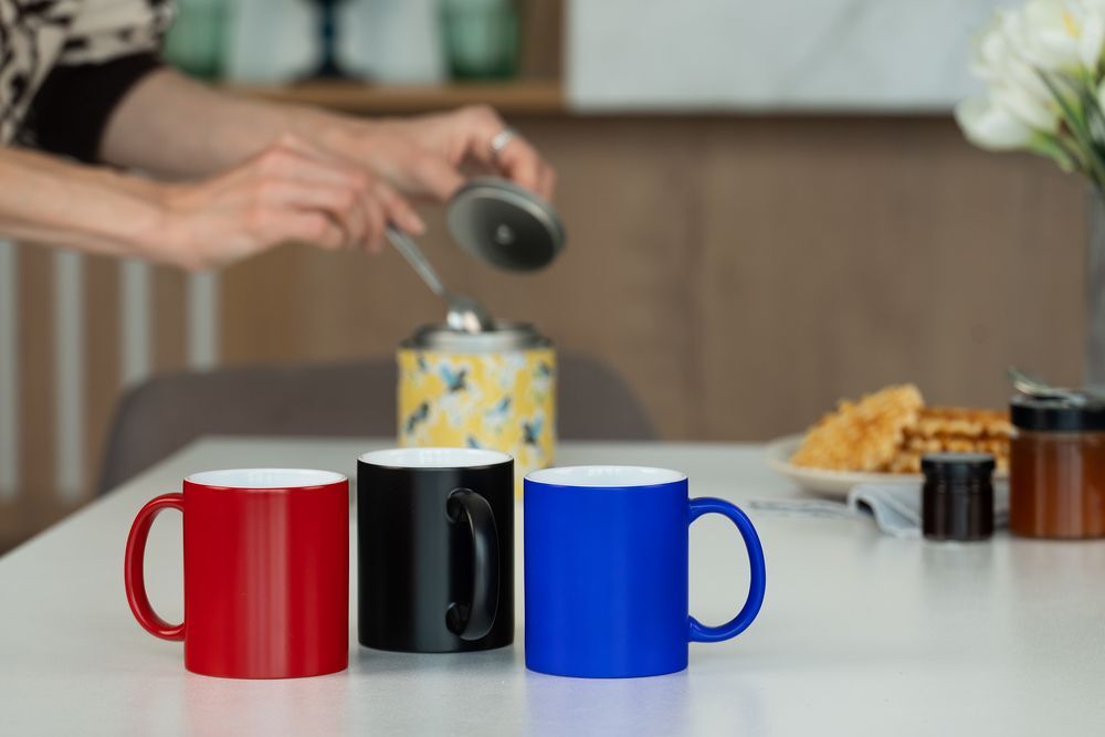 Кружка &laquo;Хамелеон&raquo;, глянцевая, черная арт.15753.30