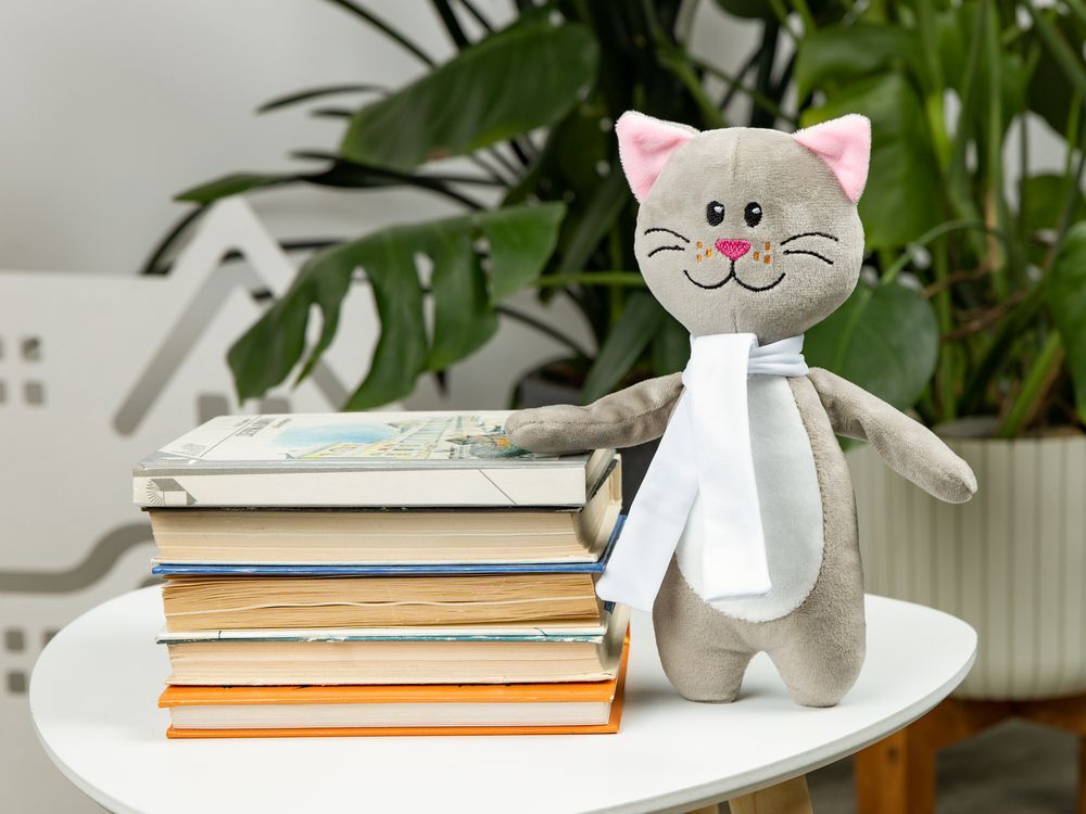 Мягкая игрушка Beastie Toys, котик с белым шарфом арт.22415.01