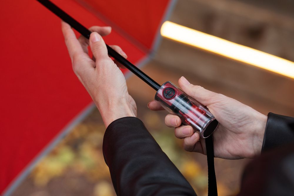 Зонт наоборот складной Futurum со светоотражающим кантом, красный арт.15844.50