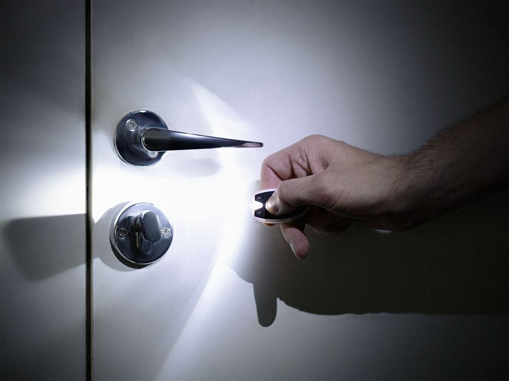 Брелок-фонарик Vivid, ver.2, черный с белым арт.15697.30