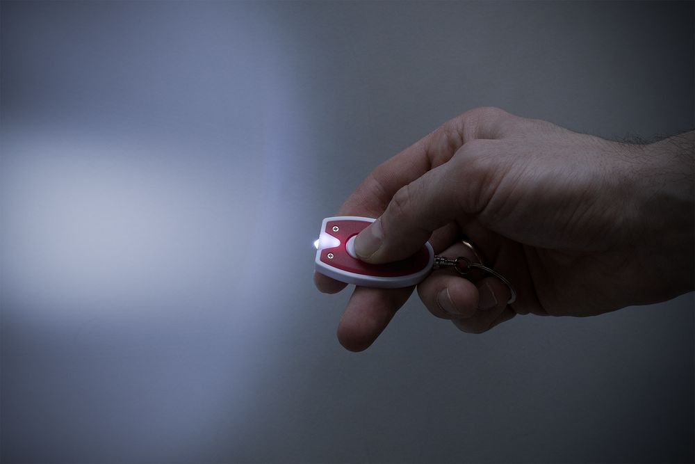 Брелок-фонарик Vivid, ver.2, красный с белым арт.15697.50