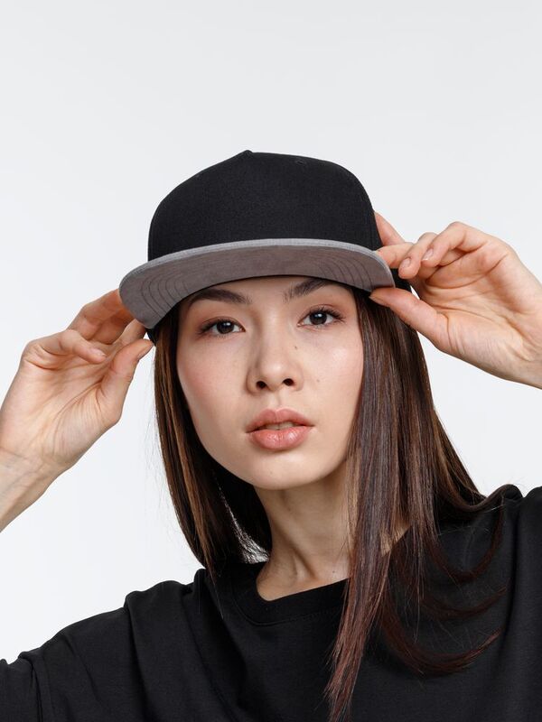 Бейсболка Foreside с прямым козырьком, черная с серым арт.16940.31