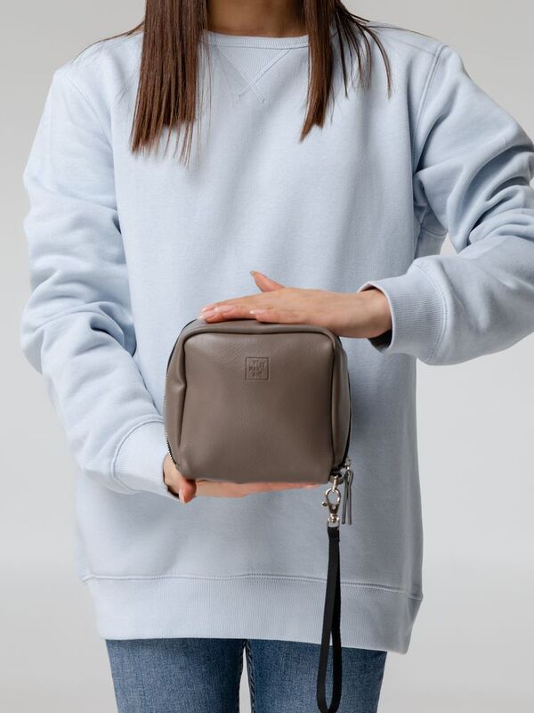 Дорожная косметичка Cubo, серая с логотипом арт.13834.11