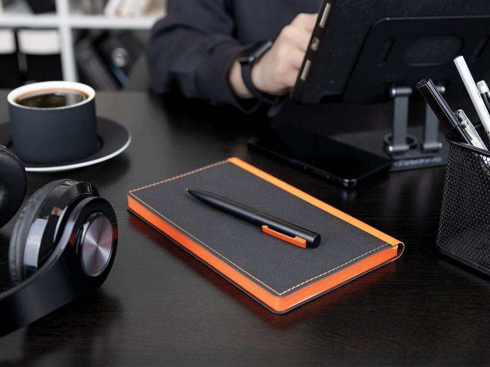 Ручка шариковая Inkolor, черная с зеленым арт.16715.90