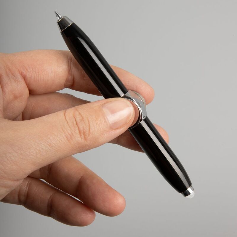 Ручка-спиннер Flipen с фонариком, черная арт.16719.30