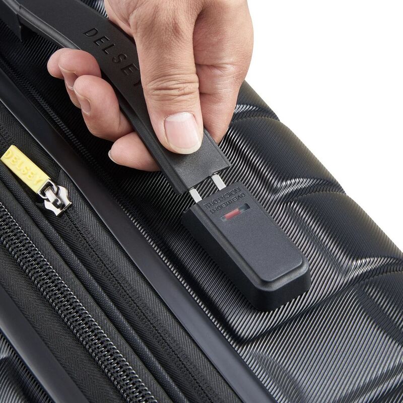 Чемодан Shadow 5.0 M, черный арт.16590.30