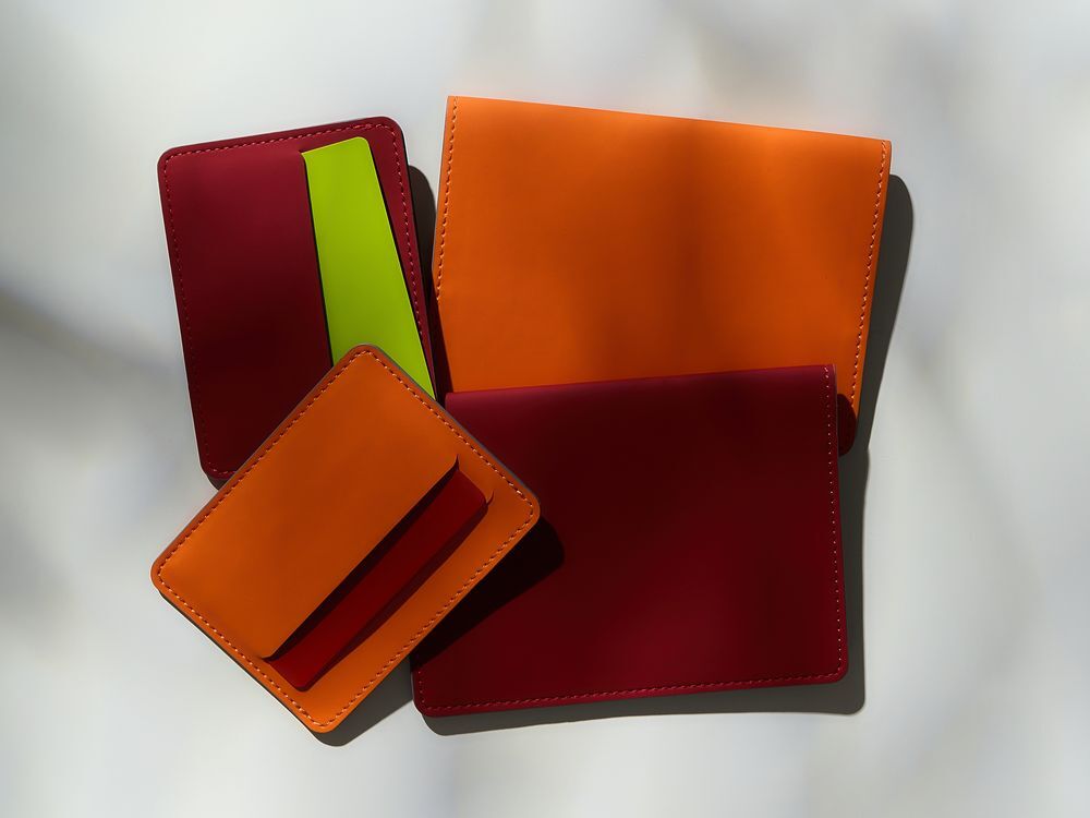 Чехол для карточек Shall Simple, красный арт.19095.50