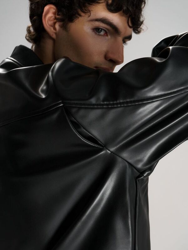 Бомбер из искусственной кожи Univer, черный арт.17402.30