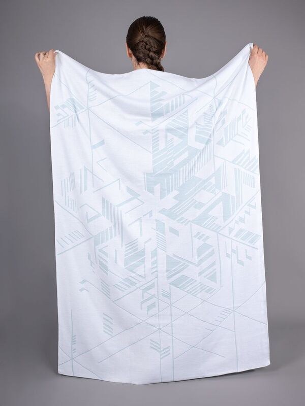 Плед Winterflake, бело-голубой с люрексом арт.20146.17