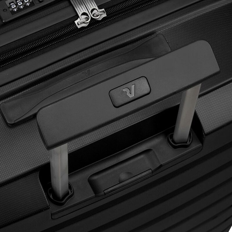 Чемодан Butterfly M, черный арт.16874.30