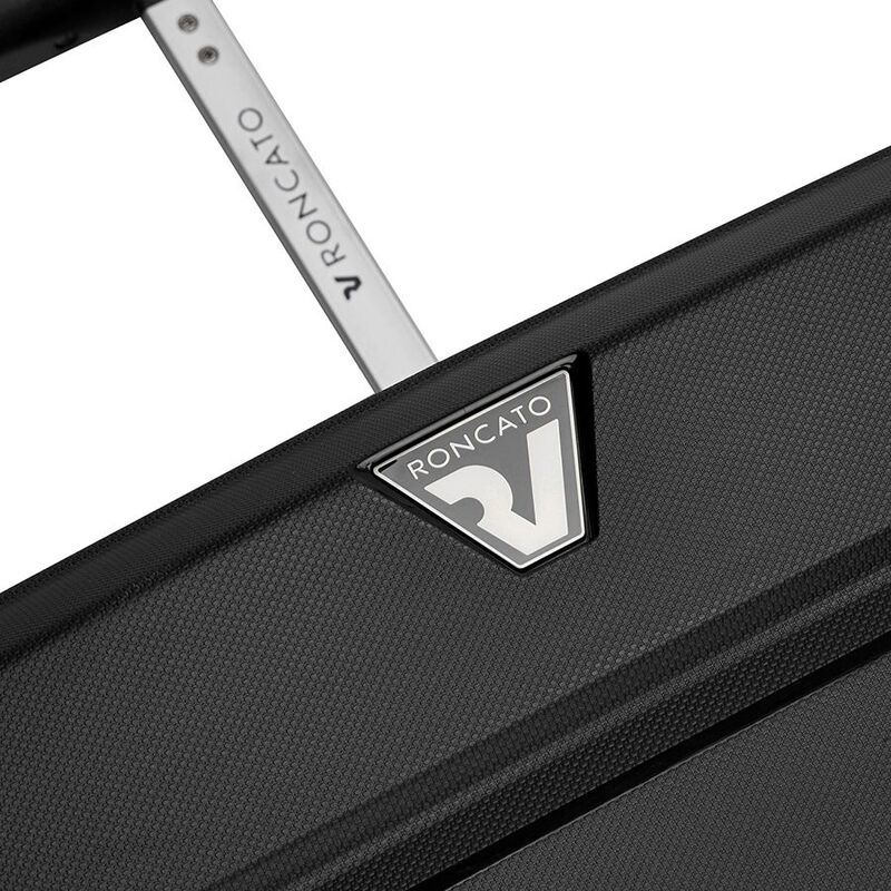 Чемодан Butterfly M, черный арт.16874.30