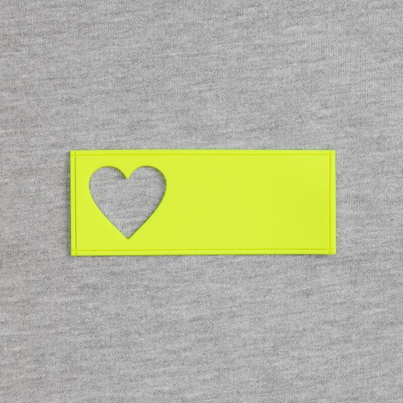 Лейбл из ПВХ с вырубкой &laquo;Сердце&raquo;, желтый неон арт.17595.89