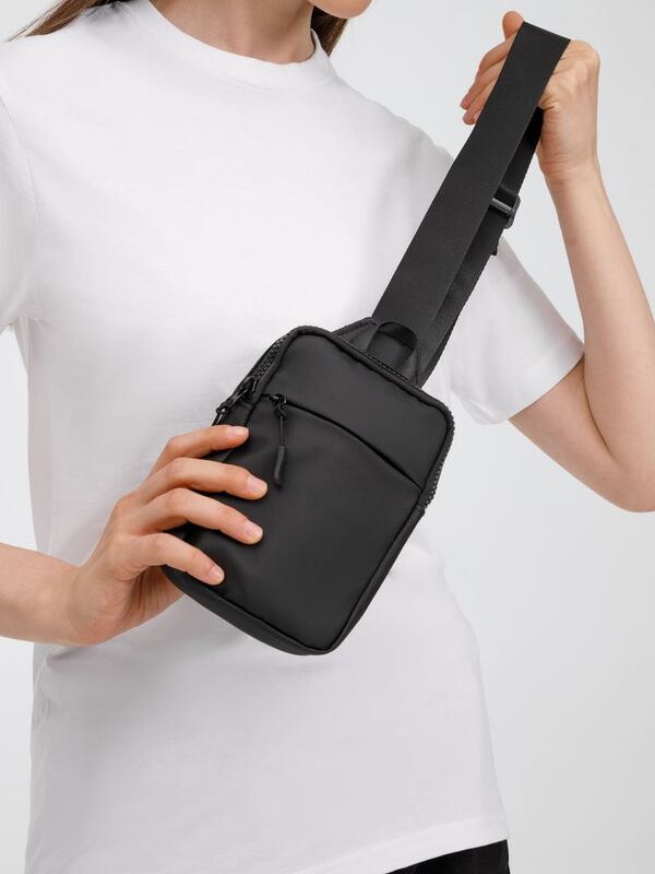 Спортивная кросс-боди сумка UrbanHike, черная арт.18722.30