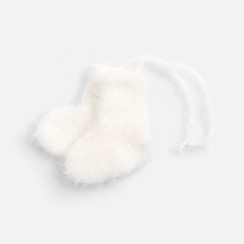 Подвеска на елку &laquo;Вьюжка&raquo;, носочки, белая арт.19262.60