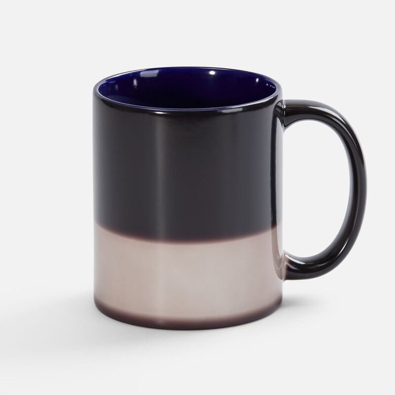 Кружка-хамелеон On Display, глянцевая, черная с синим арт.22407.40